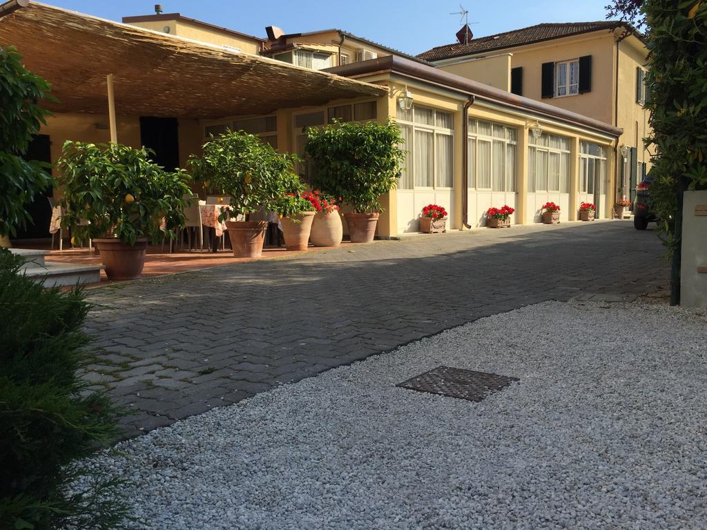 Hotel Verdesolemare Marina di Pietrasanta Εξωτερικό φωτογραφία